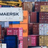 Le commerce extérieur de la Suisse a reculé au deuxième trimestre, tant au niveau des exportations que des importations, après le record du trimestre précédent. (archives) KEYSTONE/EPA/HANNIBAL HANSCHKE